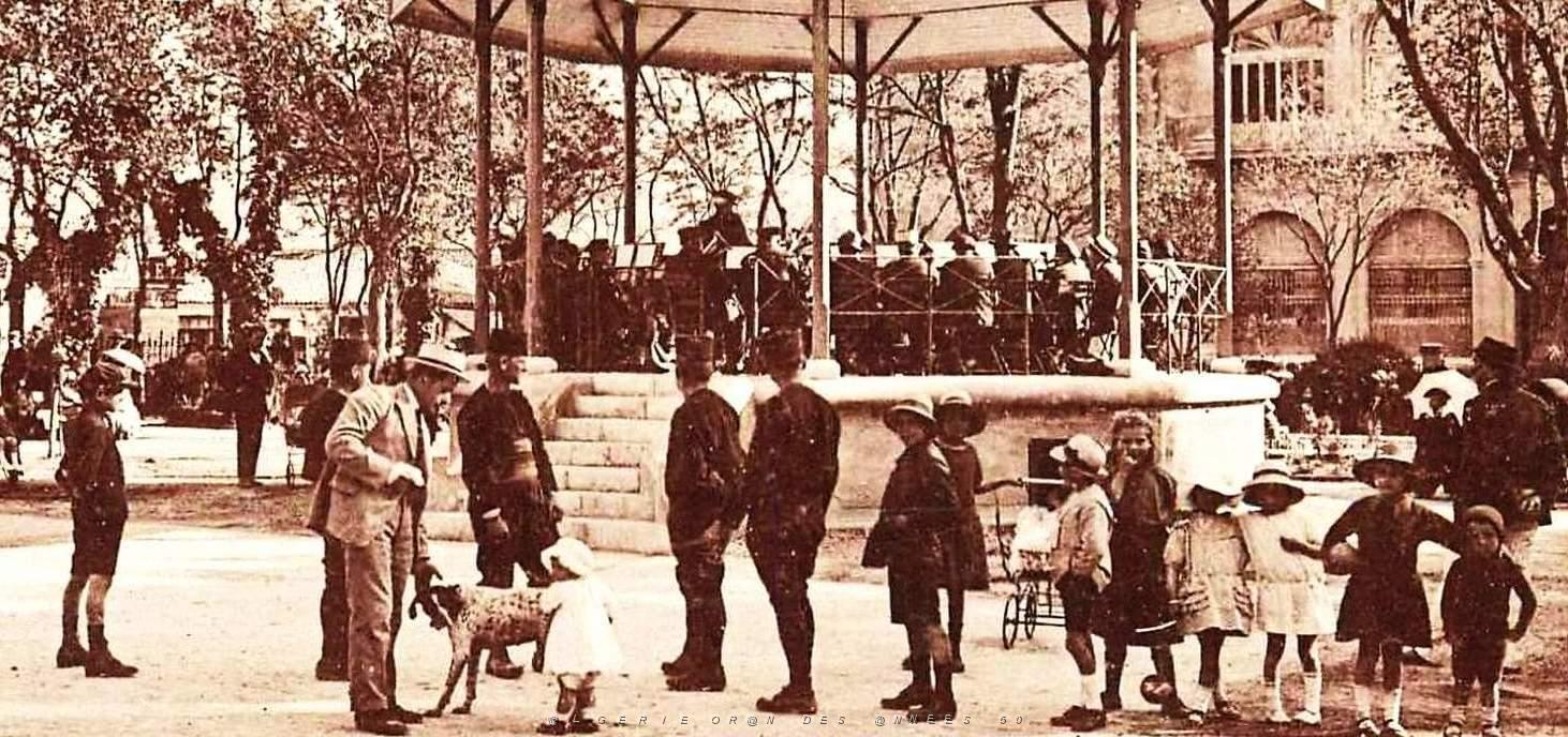 1475- Batna - Square2 de la Republique - Concert.jpg